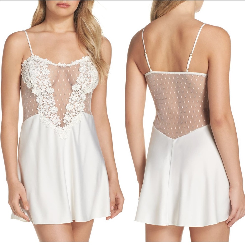Flora Nikrooz Showstopper Chemise